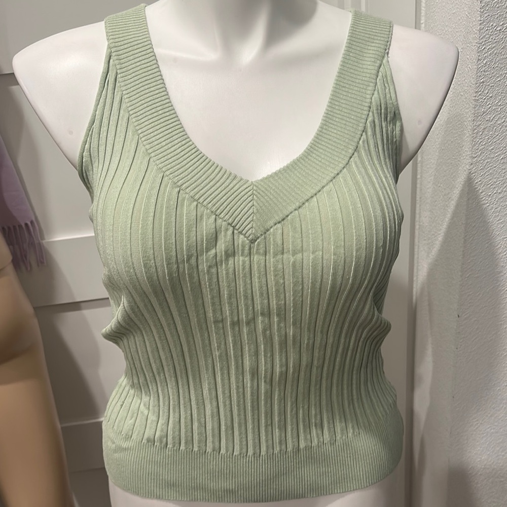 Sage Ribbed Fitted Sleeveless Tank Top Size M